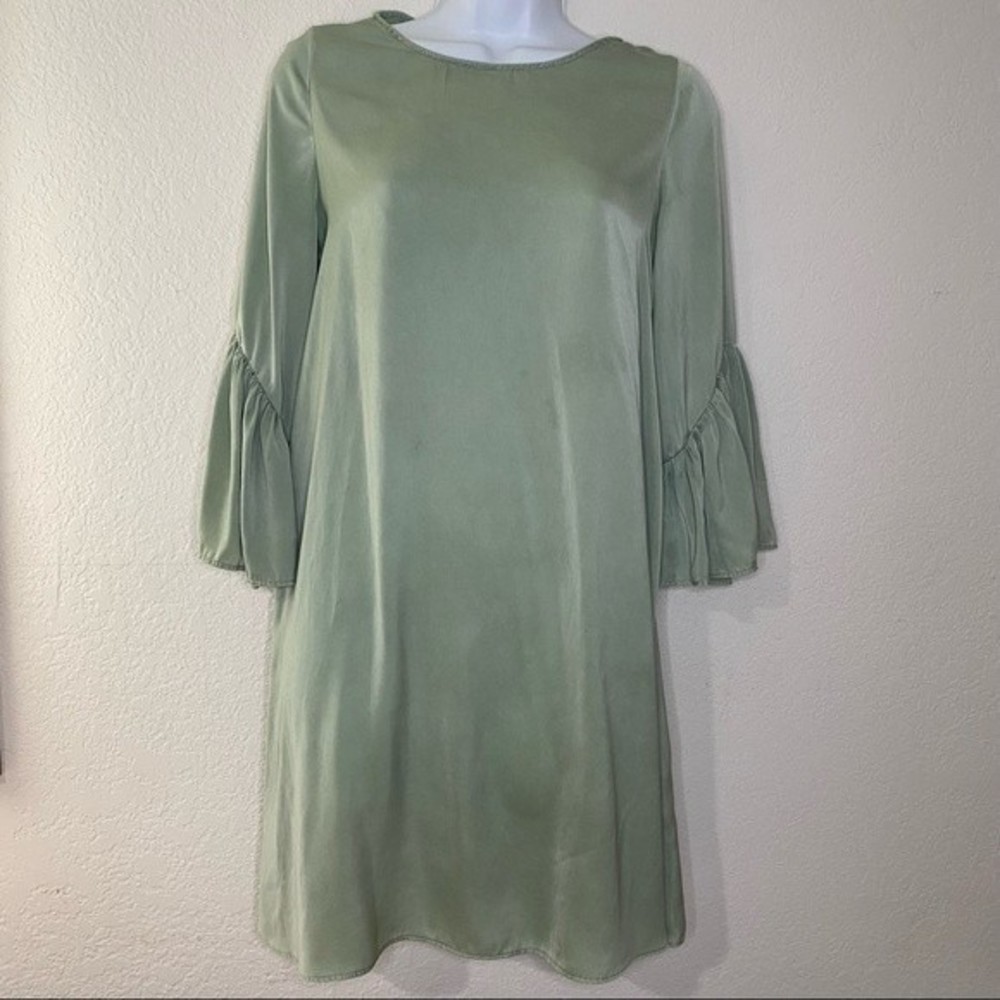 Zara basic green bell sleeve dress